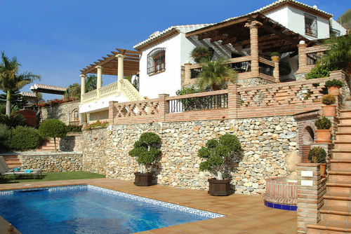 Frigiliana 012 Superbe et confortable villa à Frigiliana, Costa del Sol, Espagne, avec piscine privée pour 6 personnes. La maison est située dans une région vallonnée et rurale, près de la plage....