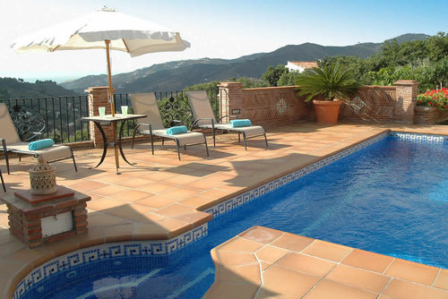 Frigiliana 012 Maravillosa y cómoda villa en Frigiliana, Costa del Sol, España, con piscina privada para 6 personas. La casa se encuentra en una zona rural y montañosa cerca de la playa....