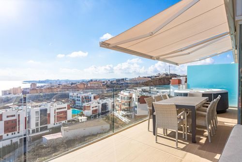 MED ONE - module C - Penthouse A - 4 bed Ático  con piscina comunitaria en Fuengirola, Costa del Sol, España para 8 personas...