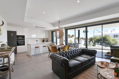 The View 3 1A Modern and luxurious apartment in Fuengirola, Andalusia, Spain for 4 persons. The apartment is situated in a resort, in a residential beach area, close to restaurants, bars and supermarkets, and 500 m from Bikini Beach....