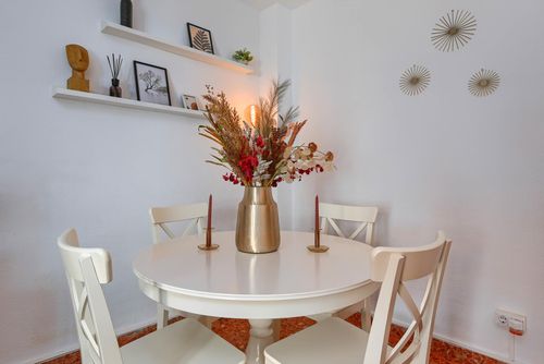 Adumar Wonderful and comfortable apartment in Jávea, Costa Blanca, Spain for 4 persons. The apartment is situated in an urban beach area, close to restaurants and bars, shops and supermarkets, at 200 m from Playa de la Grava beach and at 0....