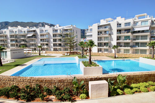 Marina Real 83 by homeprive Bel appartement confortable à Denia, Costa Blanca, Espagne, avec une piscine commune pour 4 personnes. L'appartement est situé dans une zone résidentielle proche de la plage, à proximité de restaurants et de bars, de boutiques, de supermarchés et d'un court de tennis, et se trouve à 500 m de la plage....