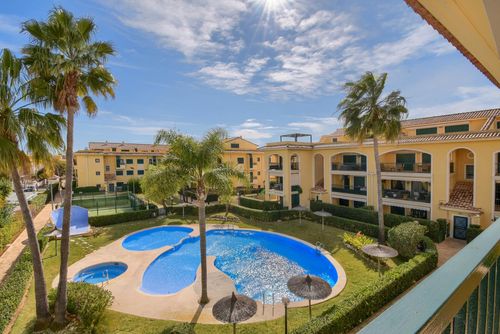 Sorolla Sol Bellissimo e confortevole appartamento con piscina comune a Jávea, Costa Blanca, Spagna per 4 persone. L'appartamento è situato in una zona residenziale vicino alla spiaggia e a 2 km da La Grava, la spiaggia di Jávea....