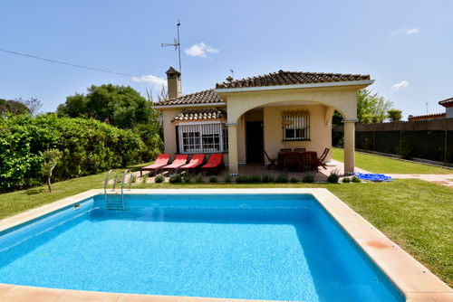 Colimbo Lovely and comfortable villa with private pool in Chiclana de la Frontera, Costa de la Luz, Spain for 6 persons. The house is situated in an urban beach area....