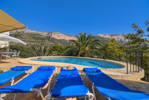Ladera Hermosa y cómoda villa en Jesús Pobre, Costa Blanca, España, con piscina privada para 6 personas. La casa está situada en una zona residencial de playa....