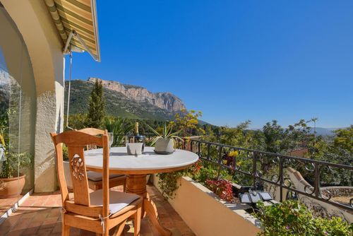 Ladera Wunderschöne und komfortable Villa in Jesús Pobre, Costa Blanca, Spanien mit privatem Pool für 6 Personen. Das Haus liegt in einem Wohnstrandbereich....
