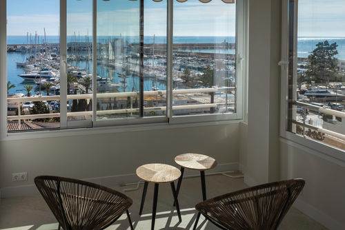 Atico Puerto Sol Bel et luxueux appartement à Altea, Costa Blanca, Espagne, pour 5 personnes. L'appartement est situé dans un quartier résidentiel en bord de mer, à proximité de restaurants et de bars, de boutiques et de supermarchés, à 200 m de la plage et à 0,05 km d'Altea....