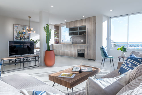 Atico Puerto Sol Encantador y lujoso apartamento en Altea, Costa Blanca, España, para 5 personas. El apartamento está situado en una zona residencial de playa, cerca de restaurantes, bares, tiendas y supermercados, a 200 m de la playa y a 0....