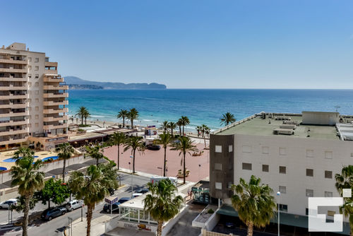 Apolo XVI 2 6 29 Bel appartement confortable à Calpe, Costa Blanca, Espagne, avec une piscine commune pour 4 personnes. L'appartement est situé à proximité de restaurants et bars, de magasins et supermarchés, et se trouve à 25 mètres de la plage de la Fossa ou de la plage de Levante....