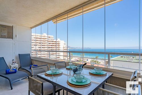 Apolo XVI 2 6 29 Hermoso y cómodo apartamento con piscina comunitaria en Calpe, Costa Blanca, España, para 4 personas. El apartamento está situado cerca de restaurantes y bares, tiendas y supermercados, y se encuentra a solo 25 metros de la Playa de la Fossa o Playa Levante....