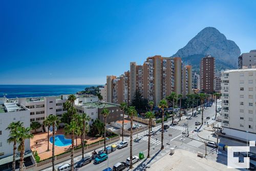 Apolo XVI 2 6 29 Mooie en comfortabele appartement in Calpe, Costa Blanca, Spanje met een gemeenschappelijk zwembad voor 4 personen. Het appartement is gelegen nabij restaurants en bars, winkels en supermarkten, en op 25 m van Playa de la Fossa of Levante strand....