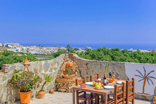 Nerja 024 Beautiful and comfortable villa in Nerja, Costa del Sol, Spain with private pool for 6 persons. The house is situated in a hilly and rural beach area and is 3 km from Burriana beach....
