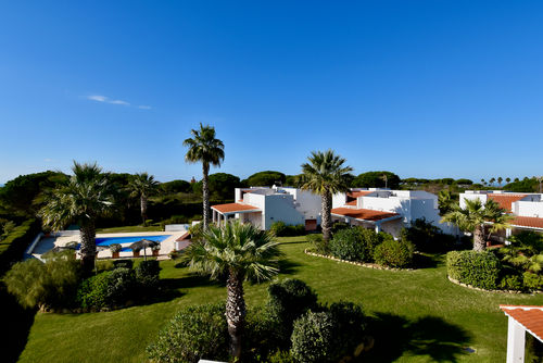 Paris Modern and comfortable house with communal pool in Chiclana de la Frontera, Costa de la Luz, Spain for 6 persons. The house is situated in a residential beach area, close to restaurants and bars, shops and supermarkets, and 1 km from La Barrosa beach....