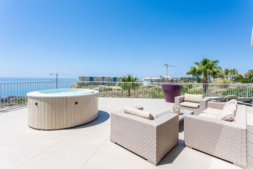 South Beach block 3 3B  Penthouse Komfortabel penthouse  med gemensam bassäng i Benalmadena, Costa del Sol, Spanien för 4 personer...