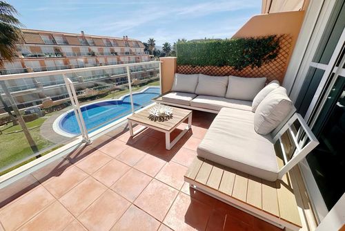 Mirador al Mar 84 by homeprive Schönes und komfortables Penthouse mit Gemeinschaftspool in Denia, Costa Blanca, Spanien für 4 Personen. Das Haus befindet sich in der Nähe von Restaurants, Bars und Supermärkten und ist 25 m vom Strand entfernt....