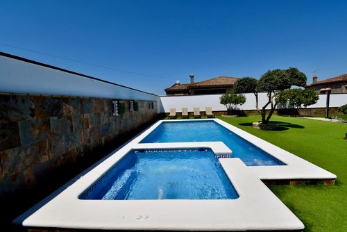 El Descansito Magnifique et confortable villa à Chiclana de la Frontera, Costa de la Luz, Espagne, avec piscine privée pour 8 personnes. La maison est située dans une zone balnéaire rurale....