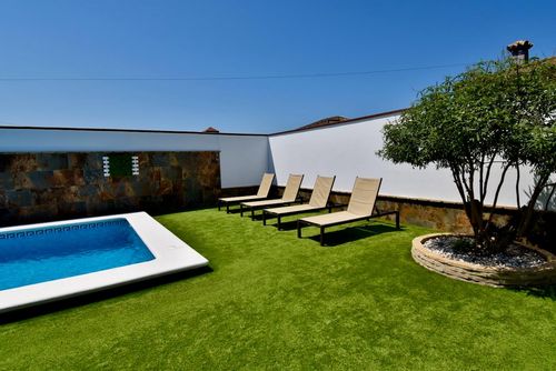 El Descansito Magnifique et confortable villa à Chiclana de la Frontera, Costa de la Luz, Espagne, avec piscine privée pour 8 personnes. La maison est située dans une zone balnéaire rurale....