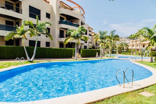 Gorgos Javea Port Moderno y agradable apartamento en Javea, Costa Blanca, España, con piscina comunitaria para 5 personas. El apartamento se encuentra en una zona residencial cerca de la playa, cerca de restaurantes y bares, a 1 km de la playa de La Grava y a 1 km del Mediterráneo....