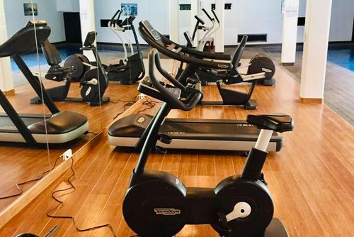 Gorgos Javea Port Modern en mooi appartement in Javea, Costa Blanca, Spanje met gemeenschappelijk zwembad voor 5 personen. Het appartement is gelegen in een residentieel strandgebied, dicht bij restaurants en bars, op 1 km van het La Grava strand en 1 km van de Middellandse Zee....