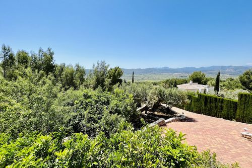 Casa Buho Geräumiges und schönes Ferienhaus mit privatem Pool in Javea, Costa Blanca, Spanien für 6 Personen. Das Haus befindet sich in einem hügeligen und Wohngebiet nahe dem Strand und in der Nähe von Supermärkten....