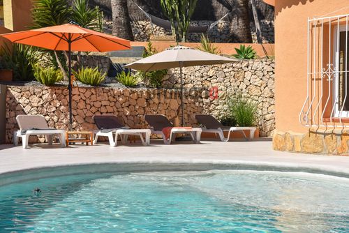 Villa Leonika Lovely and comfortable villa with private pool in Moraira, Costa Blanca, Spain for 6 persons. The house is situated in a residential and mountainous beach area, close to restaurants and bars, shops and supermarkets, and 2 km from the beach....