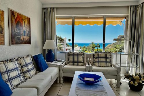 Apartamento Caleta Playa Appartement merveilleux et confortable à Villajoyosa, Costa Blanca, Espagne, avec une piscine commune pour 4 personnes. L'appartement est situé dans une zone urbaine proche de la plage, à proximité d'un court de tennis et à 50 m de la plage....