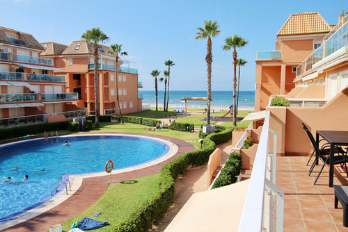 Mirador al Mar 87 by homeprive Schöne und komfortable Wohnung mit Gemeinschaftspool in Denia, Costa Blanca, Spanien für 4 Personen. Die Wohnung befindet sich in einem Wohngebiet nahe dem Strand, in der Nähe von Restaurants, Bars und Supermärkten, und ist nur 25 m vom Strand entfernt....