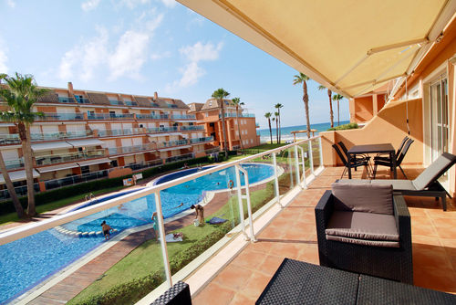 Mirador al Mar 87 by homeprive Schöne und komfortable Wohnung mit Gemeinschaftspool in Denia, Costa Blanca, Spanien für 4 Personen. Die Wohnung befindet sich in einem Wohngebiet nahe dem Strand, in der Nähe von Restaurants, Bars und Supermärkten, und ist nur 25 m vom Strand entfernt....