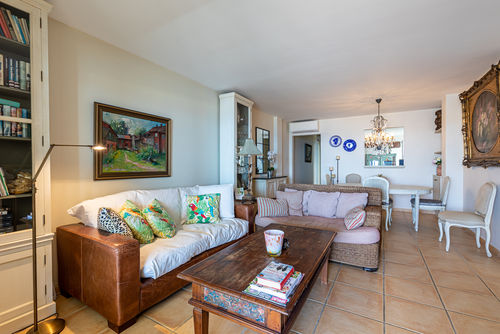 Altea la Olla apartamento Meraviglioso e luminoso appartamento ad Altea, Costa Blanca, Spagna, per 6 persone. L'appartamento è situato in una zona residenziale vicino alla spiaggia, a pochi passi da ristoranti e bar, negozi e supermercati, a 200 m dalla spiaggia e a 0,2 km dalla spiaggia di La Olla....