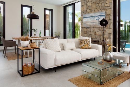 San Juan Denia Villa moderne et luxueuse à Denia, Costa Blanca, Espagne, avec piscine privée pour 5 personnes. La maison est située dans une zone urbaine de plage, à proximité de restaurants et de bars, de boutiques et de supermarchés, et à 1 km de la plage de La Marineta....