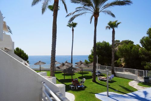 Residence Panorama Mooie en luxe appartement in Altea, Costa Blanca, Spanje voor 6 personen. Het appartement is gelegen in een strandresort, op 25 meter van Mascarat Strand en 0,025 km van de Middellandse Zee....