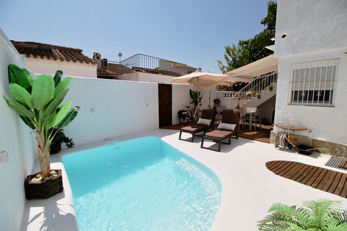 Julitte 91 by homeprive Smukt hus med privat pool i Denia, Costa Blanca, Spanien for 4 personer. Huset ligger i et boligområde nær stranden, 1 km fra stranden og 1 km fra havet....