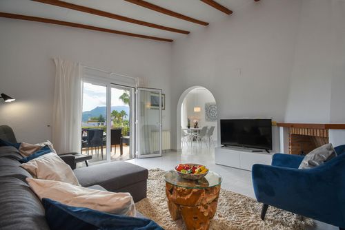 Corto Prachtig en comfortabel huis in Denia, Costa Blanca, Spanje met gemeenschappelijk zwembad voor 6 personen. Het huis is gelegen in een residentiële strandwijk....
