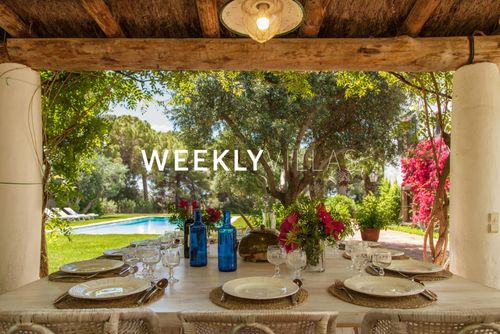 At 15 minutes drive from Sitges  20 minutes walk from beach Farmhouse Mas Peirot  Amaizing Garden 60 Hect  Genuine Farmhouse Villa cómoda con piscina privada en Sitges, Costa Dorada, España, para 18 personas. La casa está situada en una zona costera rural, arbolada, urbana y montañosa....