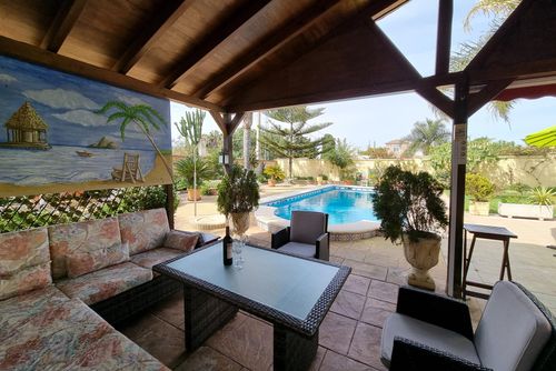 Sonrisa 6 Large and cheerful villa in Chiclana de la Frontera, Costa de la Luz, Spain with a private pool for 6 persons. The house is situated in a coastal and rural area and is close to restaurants, bars, and supermarkets....