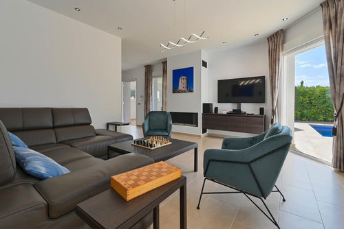 Mercedes 4 pax Moderne en comfortabele villa met privézwembad in Xàbia, Costa Blanca, Spanje voor 4 personen. Het huis is gelegen in een kust-, bosrijke en residentiële omgeving....