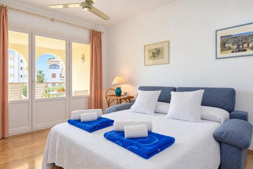 Appartement Delfines del Puerto: Javea, Costa Blanca, Espagne. Salle de séjour, TV et multimédia et Salon-salle à manger