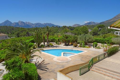 Casa Moreria Schöne und helle Wohnung mit Gemeinschaftspool in Altea, Costa Blanca, Spanien für 4 Personen. Die Wohnung befindet sich in einer urbanen Strandgegend, in der Nähe von Restaurants und Bars, Geschäften und Supermärkten, und 3 km vom Playa la Olla Strand entfernt....