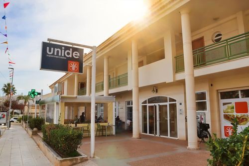 Casa Moreria Lovely and cheerful apartment with communal pool in Altea, Costa Blanca, Spain for 4 persons. The apartment is situated in an urban beach area, close to restaurants and bars, shops and supermarkets, and 3 km from Playa la Olla beach....