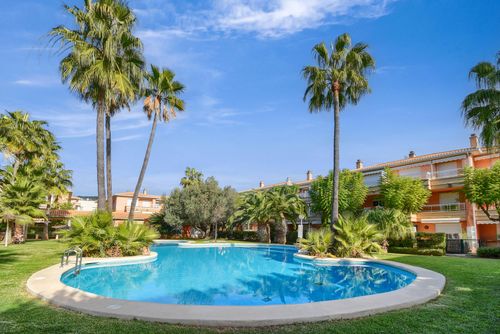 Jardines de Gabriel 4 pax Bel et confortable appartement avec piscine commune à Jávea, Costa Blanca, Espagne pour 4 personnes. L'appartement est situé dans une zone résidentielle près de la plage, à 1 km de la plage La Grava, Jávea et à 1 km de la Méditerranée, Jávea....