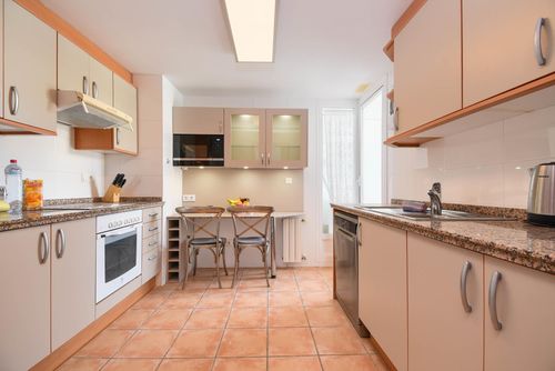 Jardines de Gabriel 4 pax Bel et confortable appartement avec piscine commune à Jávea, Costa Blanca, Espagne pour 4 personnes. L'appartement est situé dans une zone résidentielle près de la plage, à 1 km de la plage La Grava, Jávea et à 1 km de la Méditerranée, Jávea....
