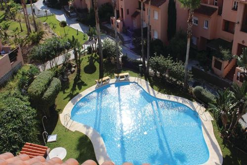 Apartment Casares Costa Dejlig og komfortabel lejlighed i Casares Costa, Andalusien, Spanien med fælles pool til 4 personer. Lejligheden er beliggende i et boligområde ved stranden, tæt på restauranter og barer og kun 1 km fra Playa Chico stranden....