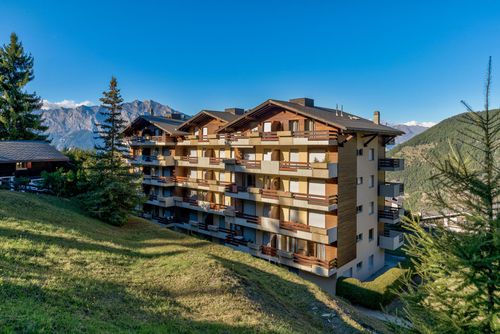 Appartement LaForet 35 Classic and comfortable apartment in La Tzoumaz, 4 Vallees, Switzerland for 4 persons...