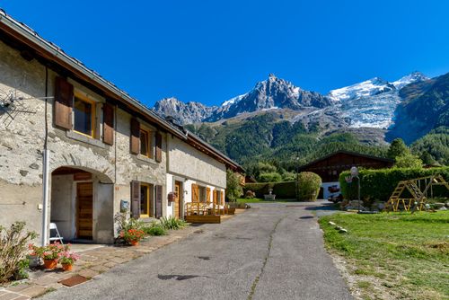 Chatka Modernes und komfortables Haus in Chamonix-Mont Blanc, Chamonix-Alpes, Frankreich für 6 Personen. Das Haus befindet sich in einer bergigen Umgebung....