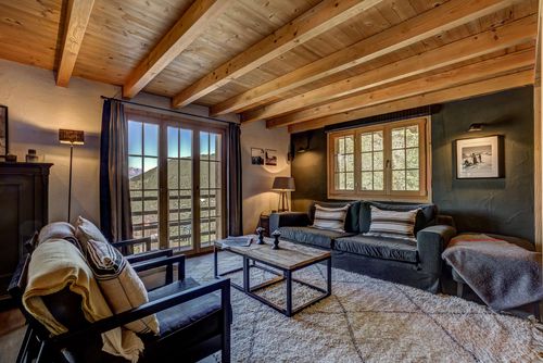 Chalet Cabana Luna Maison de vacances moderne et confortable à La Tzoumaz, 4 Vallées, Suisse, pour 10 personnes. La maison est située dans une région montagneuse et à proximité de restaurants et de bars....