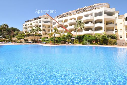 Hacienda Playa 312 Winter Hermoso y cómodo apartamento en Marbella, Andalucía, España, con piscina comunitaria para 4 personas. El apartamento se encuentra en una zona residencial cercana a la playa, cerca de supermercados y una pista de tenis, a 500 m de la playa Playa Don Carlos y a 0....