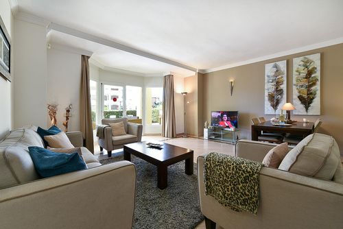 Hacienda Playa 312 Winter Schöne und komfortable Wohnung in Marbella, Andalusien, Spanien, mit einem Gemeinschaftspool für 4 Personen. Die Wohnung befindet sich in einem Wohngebiet am Strand, in der Nähe von Supermärkten und einem Tennisplatz, 500 m vom Playa Don Carlos Strand und 0,2 km vom Mittelmeer entfernt....