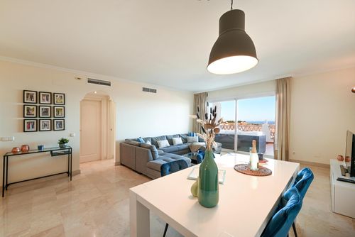 Las Palmeras 473 Winter Wonderful and comfortable apartment in Mijas Costa, Andalusia, Spain with a communal pool for 4 persons. The apartment is situated in a resort, in a coastal, hilly and residential area, close to a golf course, 3 km from Playa de Calahonda beach and 3 km from La Cala de Mijas....