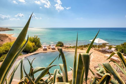 Villa Acquamarina 2p Villa mit privatem Pool in Menfi, Sizilien, Italien für 2 Personen. Das Ferienhaus befindet sich 50 Meter vom Strand entfernt, nur einen 5-minütigen Spaziergang über den Weg unterhalb des Hauses....