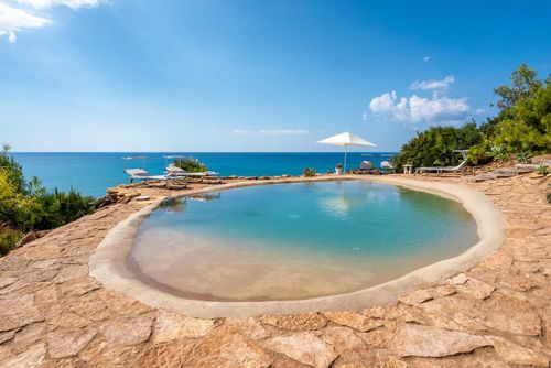 Villa Acquamarina 2p Villa mit privatem Pool in Menfi, Sizilien, Italien für 2 Personen. Das Ferienhaus befindet sich 50 Meter vom Strand entfernt, nur einen 5-minütigen Spaziergang über den Weg unterhalb des Hauses....
